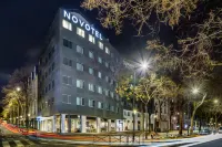 Novotel Paris 20 Belleville Hotels near Restaurant Anika