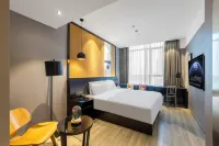 Crossing E-sports Hotel