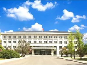 Zhongyuan Oilfield Hotel