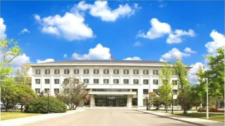 Zhongyuan Oilfield Hotel