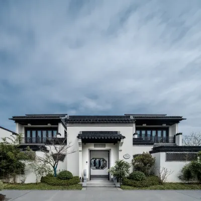 Zhenjiang Jurong Hantian Langyue Star Hotel (Baohuashan Scenic Area) Hotels near Qi Xia Mountain