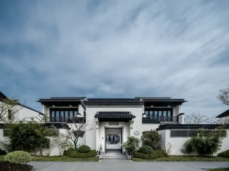 Zhenjiang Jurong Hantian Langyue Star Hotel (Baohuashan Scenic Area) Отели в г. Чжэньцзян