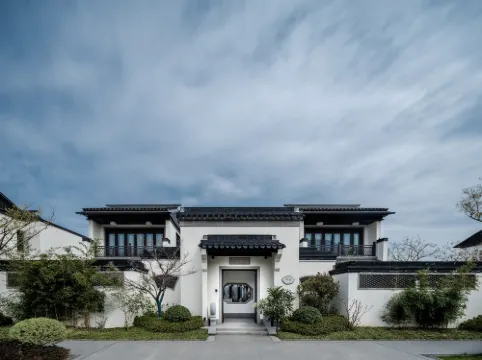 Zhenjiang Jurong Hantian Langyue Star Hotel (Baohuashan Scenic Area)
