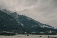 Shankee Hotel (Bome Passenger Station) - Bergblick