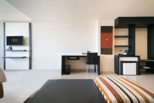 Aston Denpasar Hotel & Convention Отели рядом с достопримечательностью «Universitas Dhyana Pura»