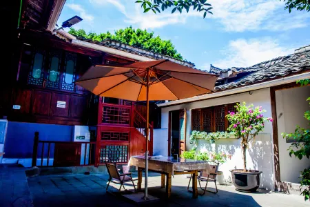 Be there or leave homestay in Yuzhong (Cableway Fengshui Observation Deck)
