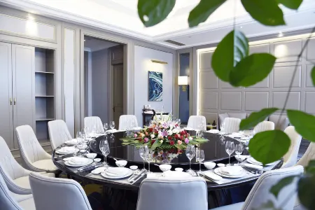 Ramada Plaza by Wyndham Wenzhou Отели рядом с достопримечательностью «Wenzhou-Kean University»