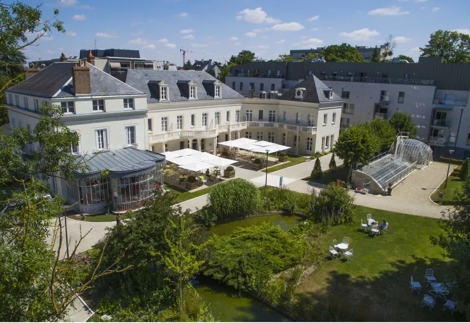 Tours and the Treasures of the Loire: A Guide to the Valley’s Most Elegant Luxury Hotels