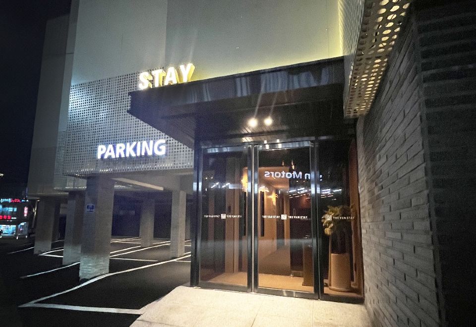 더반 스테이 호텔의 객실 내부 모습