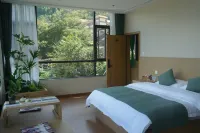 Sister Flower Inn Hotels in Fugong
