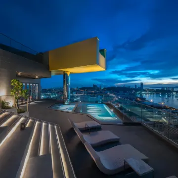 Edge Central Pattaya Lux Hotels near Walking Street