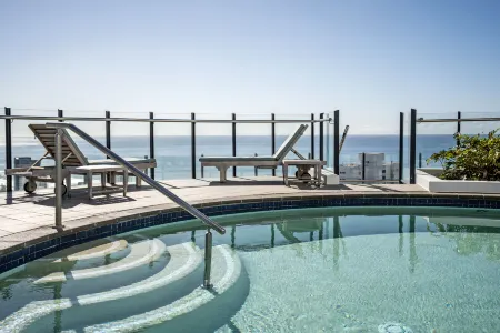 The Wave Resort Gold Coast Отели рядом с достопримечательностью «Куррава Бич»