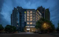 Yichen Boya Hotel (Chengdu Zoo) Hotels in Panda Base Nearby Area