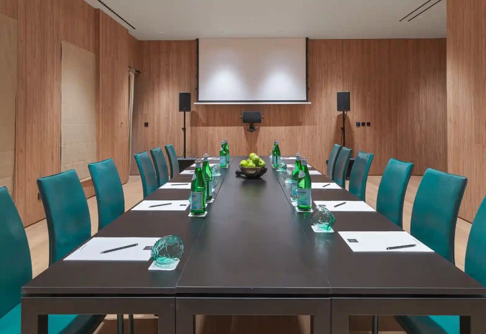 4. 에스페리아 팰리..