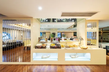 Lhasa Tashi Tering International Hotel (Potala Palace and Barkhor Street Branch) Отели рядом с достопримечательностью «Chagpori»