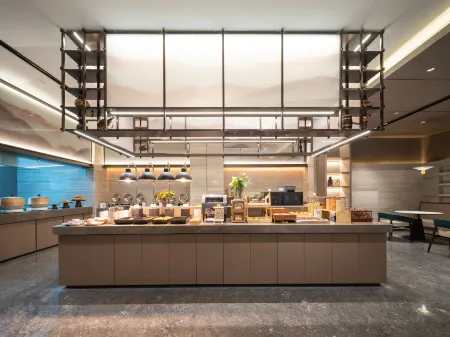 Atour Hotel Tuanjie South Street, Kuitun Youhao Shopping Center