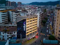 Fengkai Riverside Hotel فنادق في فنغ كاي