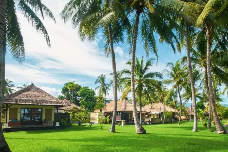 Puri Bagus Lovina Отели рядом с достопримечательностью «GKII BUKIT KALVARI BANYUSERI»
