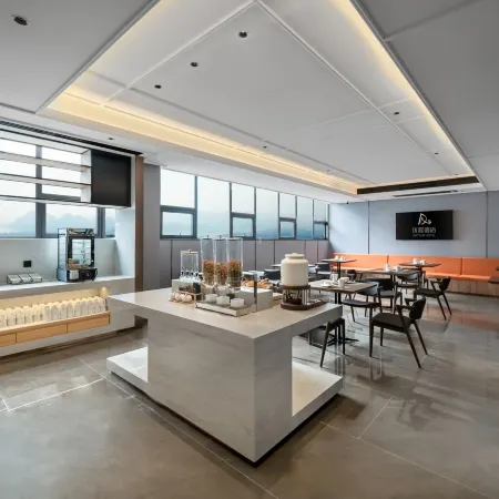 Unitour Hotel (Wuxuan Beinong)