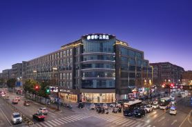 Home Inn Baiyun Hotel (Nantong Luohe Scenic Area Wenfeng Square)