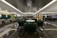 อาร์ รอยัลส์ โฮเทล เฉิงตู ชุนซี โรด ไท่กู๋ หลี่ - พร้อมอาหารเช้า