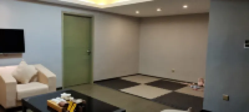 Golden Leaf Hotel