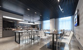 Xiamen Zhongshan Road Pedestrian Street Ferry Terminal Light Residence Hotel