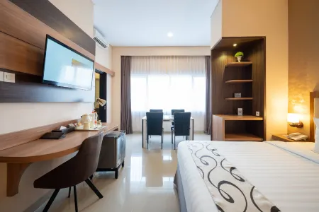 Grand Padis Hotel Отели в г. Bondowoso Regency