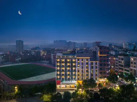 BAMBOO BOAT Mong Kok Hotel (Zhenxiong Dezhen Park)