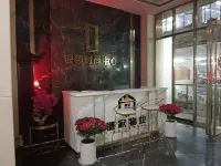 Qiqi lingxiu cinema minsu - Condos