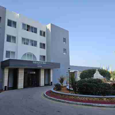 Paradise Bay Resort Hotel Exterior