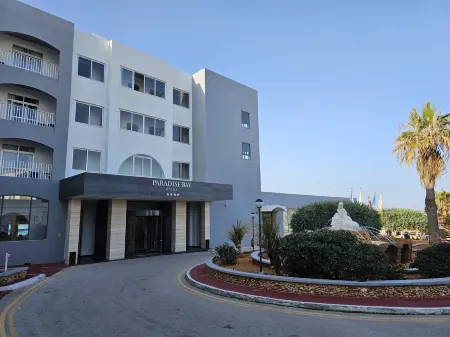 Paradise Bay Resort
