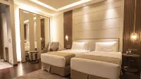 Best Western PLUS Runway