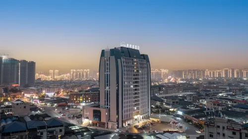 Lux Cabins Hotel (Zhangzhou Baihuacun)