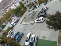 Yushu Staff Home Hotel - parking