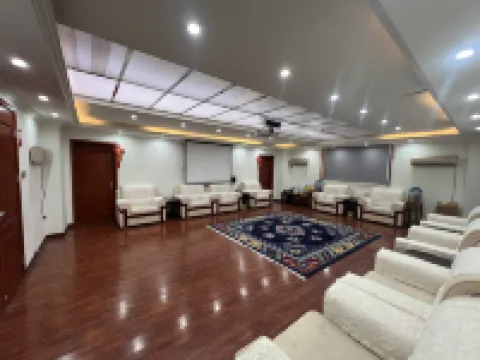 雅江瑞鴻大酒店 雅江酒店