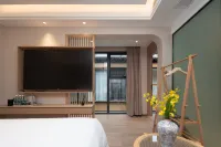 Jiyuan Huanqin Hotel (Lijingmen Cross Street Branch, Luo Yi Ancient City) Hotels near Luoyang Longmen Grottoes Scenic Area