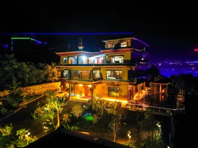 Deqin Shiyong Brinka Homestay Hotel berhampiran Jinsha River Big U-trun Viewing Deck