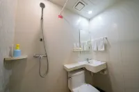 Jinjiang Business Hotel (Longshan Road Bus Station, Weinan)