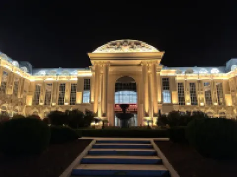 Yantai Lantian Hotel (Fisherman's Wharf Scenic) Hotels near Yantai Haichang Whale Shark Ocean Park