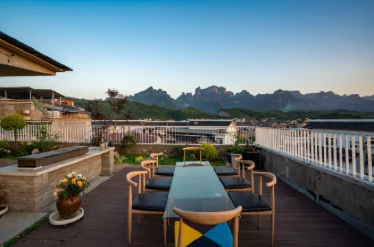 Zhangjiajie Junlan Hotel (Tianmen Mountain Cableway Station)