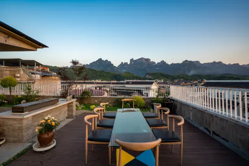 Zhangjiajie Junlan Hotel (Tianmen Mountain Cableway Station)