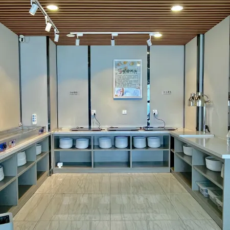 Lvfeng Yage Holiday Apartment (Qingdao Convention and Exhibition Center)