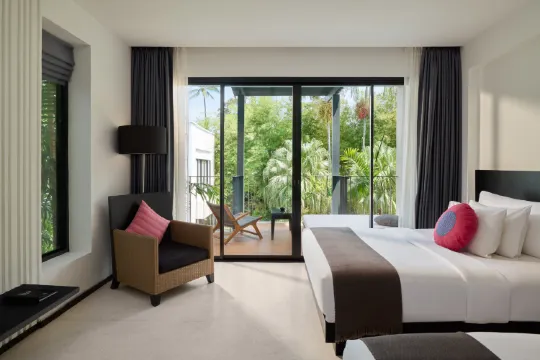 The Chill Deluxe Room King Bed