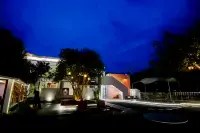 Shiwu Teahouse Inn Hotels in Xingyi
