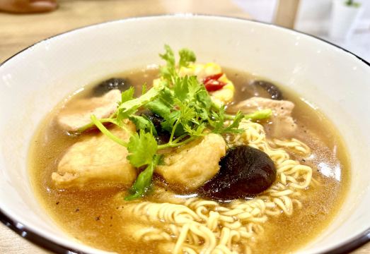 4. 로바 호텔 푸꾸..