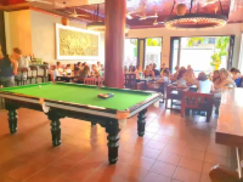 達令酒吧旅舍 暹粒住宿飯店