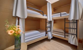 Mi Jia Youth Hotel