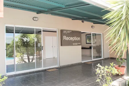 Arebbusch Travel Lodge Отели в г. Виндхук