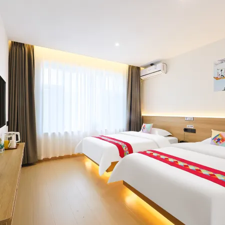Yanji Qinglan Folk Smart Hotel (Yanji Yanbian University Water Market)